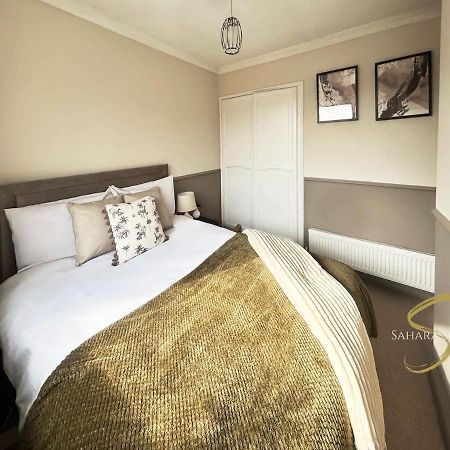 Stylish 2Bed - Manchester - Free Parking Хайд Экстерьер фото