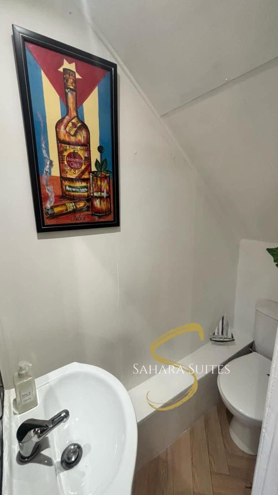 Stylish 2Bed - Manchester - Free Parking Хайд Экстерьер фото